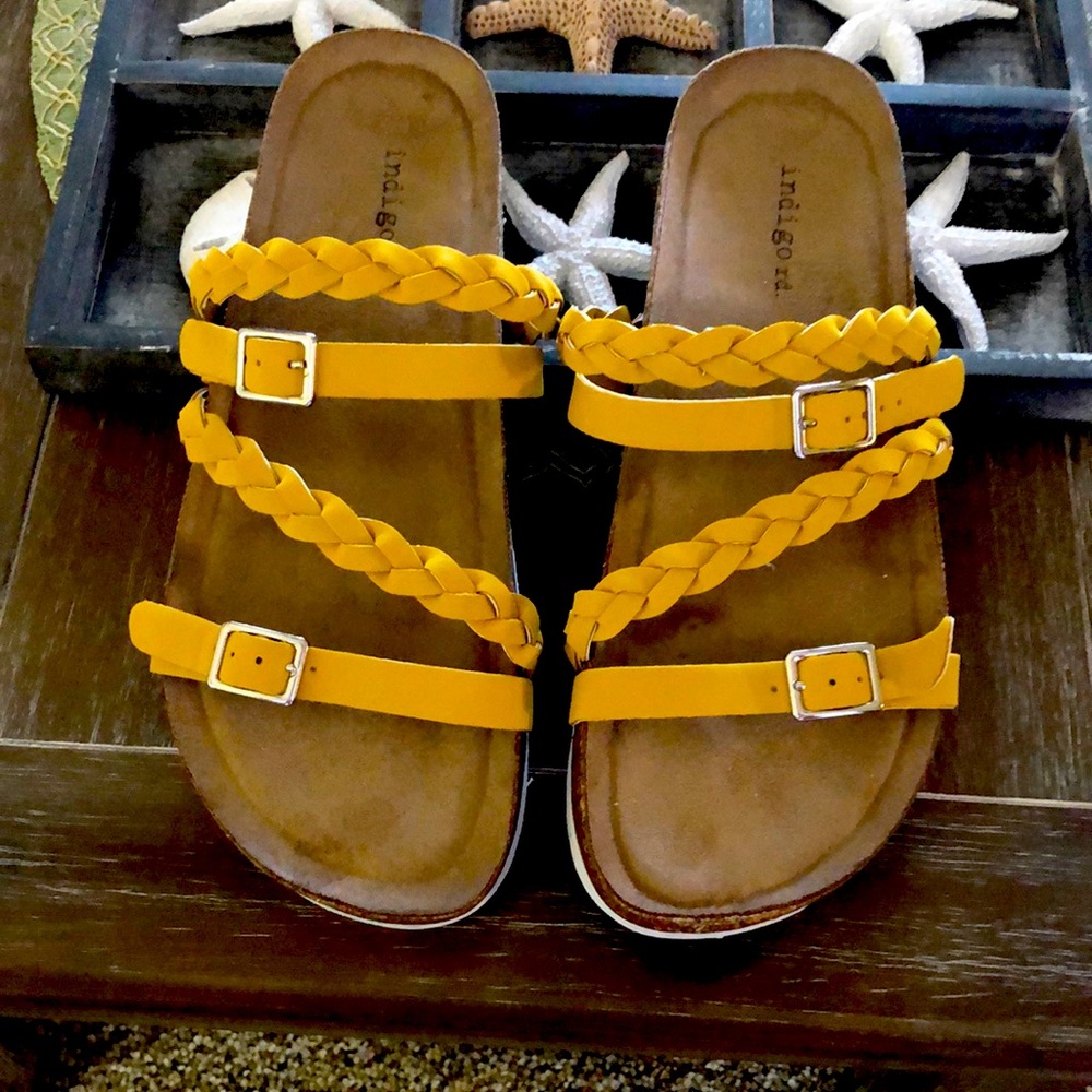 New sandals Never worn